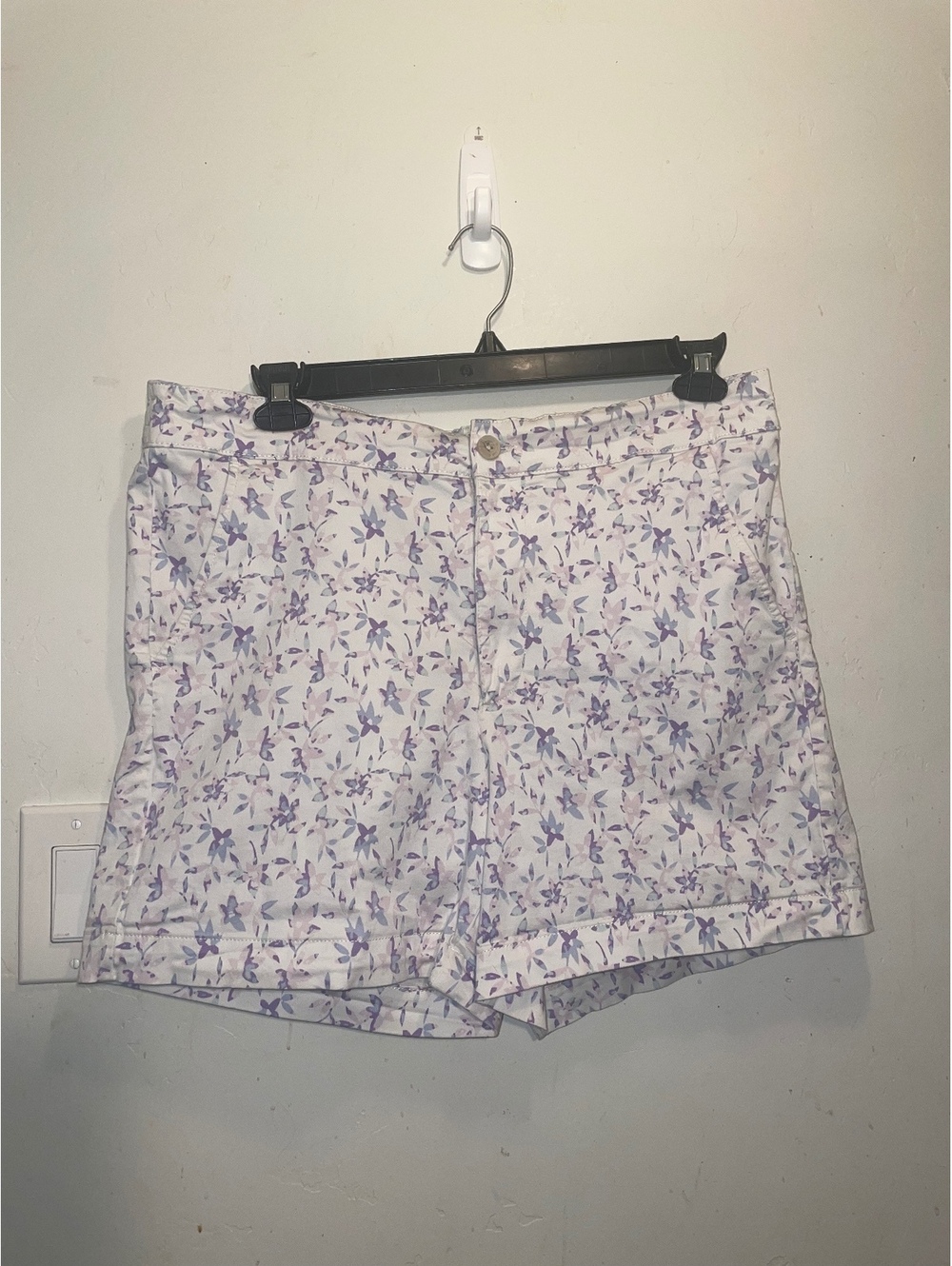 Jachs Girlfriend stretch chino short with lavender floral print size XL